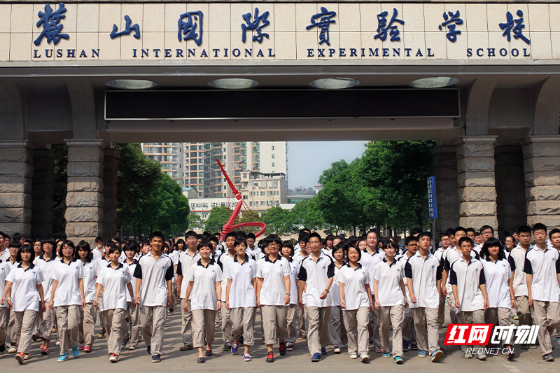 大圩镇上莲村举办中秋文艺晚会共庆国庆 大圩镇上莲村举办中秋文艺晚会共庆国庆